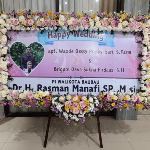 Karangan Bunga Pernikahan Palangkaraya King Florist Palangkaraya – Sentuhan Elegan untuk Momen Sakra